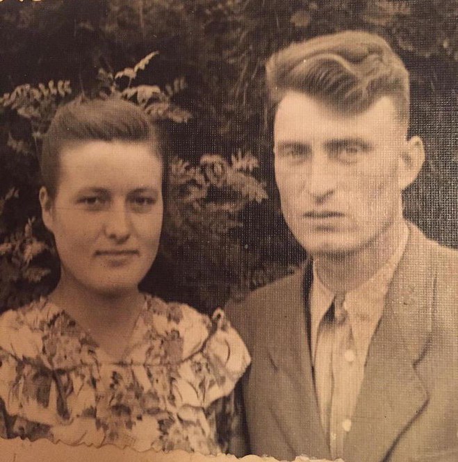 Бабушка и дедушка Оли Поляковой