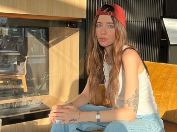 Надя Дорофєєва відповіла на чутки про вагітність, оголивши животик на новому відео