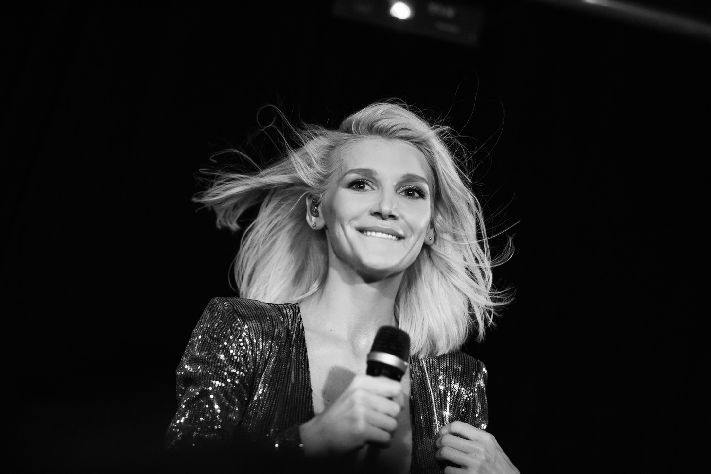 В киевском гей-клубе состоялось первое сольное выступление Миши Романовой