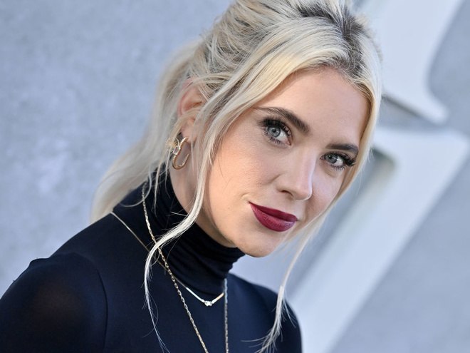 Зірка «Милих ошуканок» Ешлі Бенсон вагітна первістком