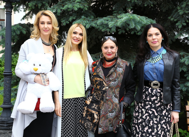 Сумская, Литовченко, Егорова, Кадочникова на вручении VIII Всеукраинской премии "ДИВО-дитина" 
