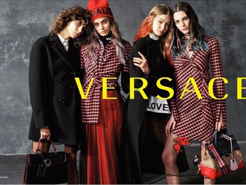 Джижи Хадид для Versace