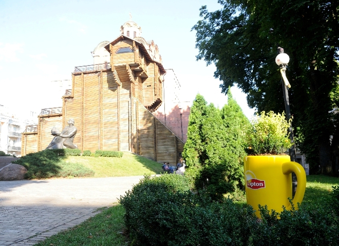 Киевляне отреставрировали новый городской бювет «Дивовижного міста»