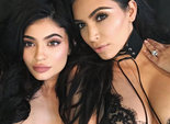 Ким Кардашьян и Кайли Дженнер Ким Кардашьян и Кайли Дженнер