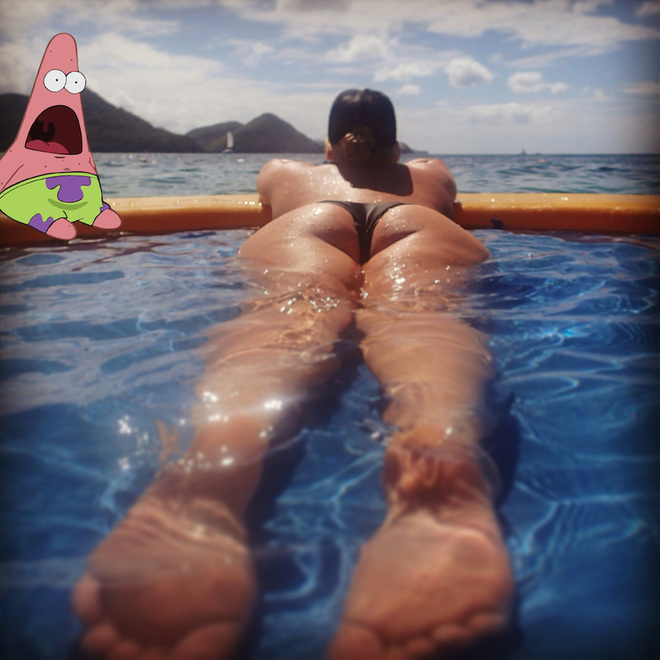 Патрик "Спанч Боб" и девушки в купальниках
