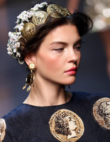 Прически для длинных волос в стиле Dolce&Gabbana