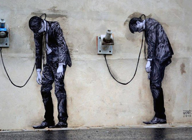 Стрит-арт на улицах Парижа: новые работы Чарльза Леваля