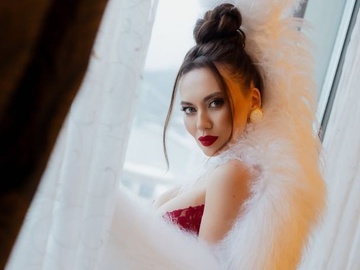 Саліванчук похизувалася розкішною фігурою в Буковелі