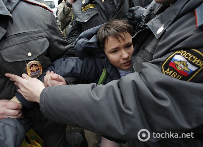 В Москве задерживают сторонников Pussy Riot