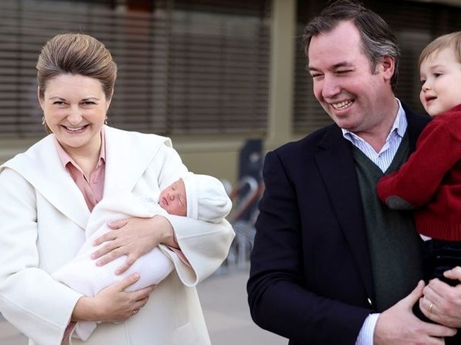 Наслідний принц Люксембурга Гійом та його дружина Стефанія показали новонародженого сина