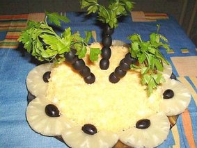 Салат Ананасовый остров