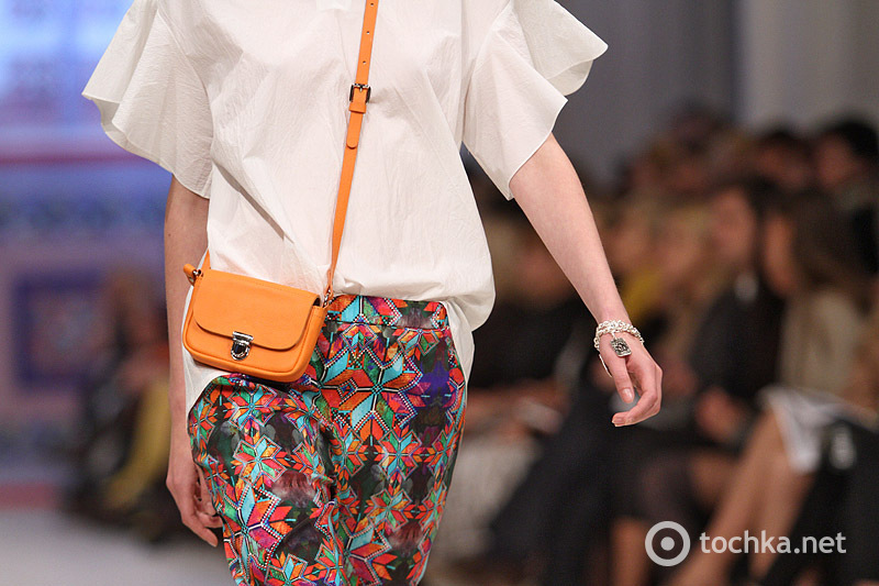 Показ POUSTOVIT 