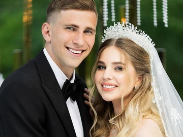 Дочка Юлії Леус показала фото із весілля з футболістом Іллею Забарним