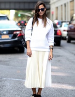 Кроссовки с платьем: как носить Кроссовки с платьем: как носить