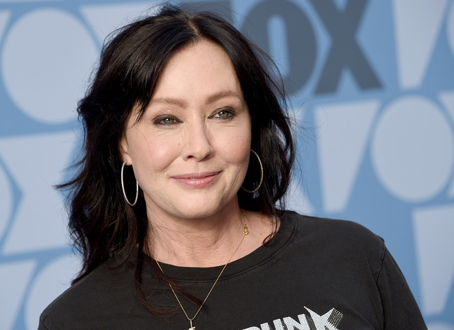 Шеннен Догерті показала свою боротьбу з останньою стадією раку на відео з лікарні