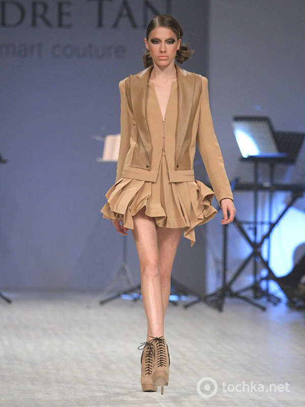 Показ ANDRE TAN