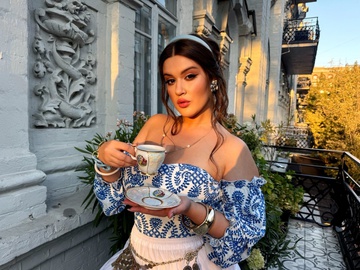 Bonni Shine представляє новий сингл «Твоя» – гімн пристрасного кохання, що рухає світ