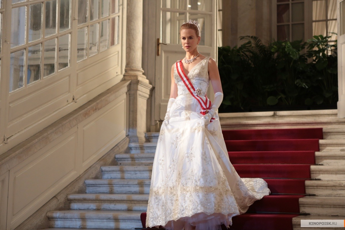 Платье княгини монако
