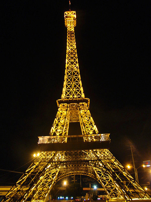 Увидеть Эйфелеву башню не отправляясь в Париж