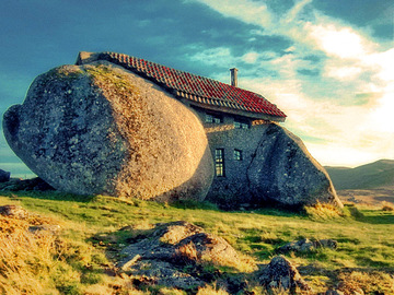 Дом Флинстоунов в Португалии