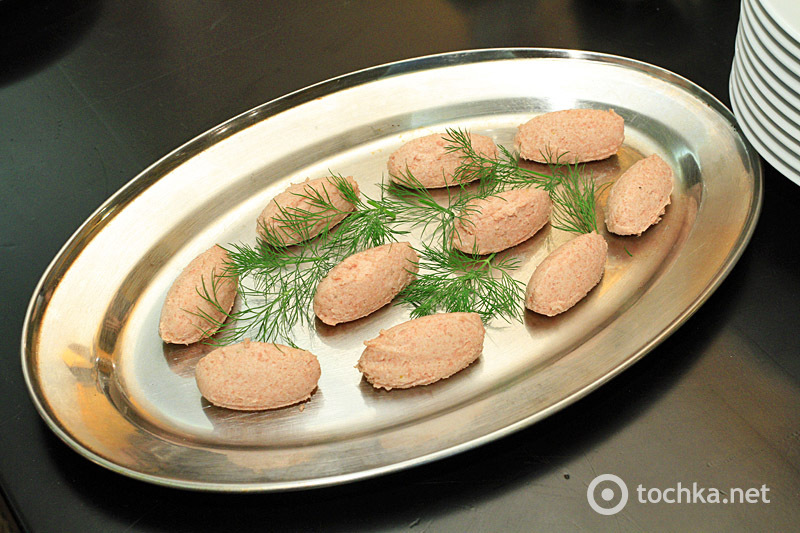 Шоу з приготування акробатичній піци в ресторані La Forchetta, частина 2