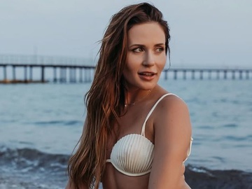 Денисенко влаштувала фотосесію у бікіні на відпочинку у Туреччині