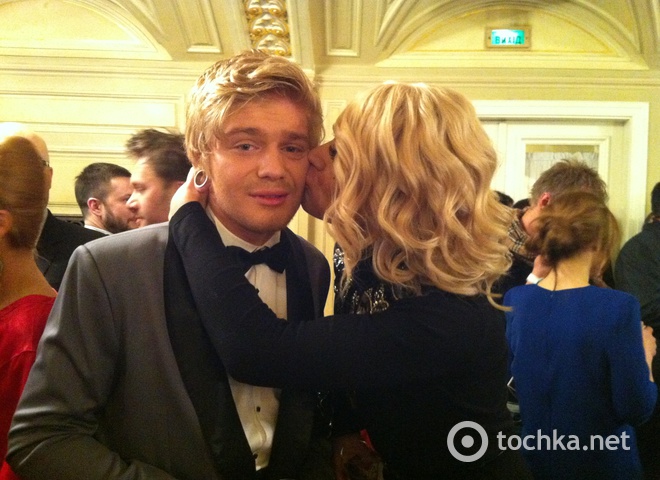 Монро зацеловала Сашу Кривошапко на глазах у всех