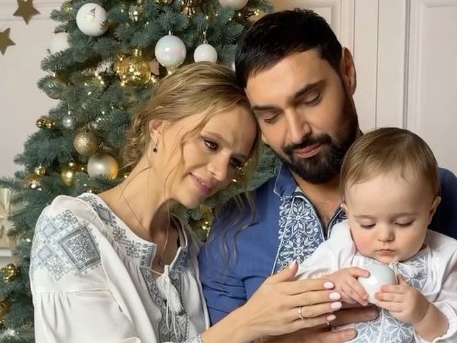 Козловський публічно звернувся до дружини з нагоди її 37-річчя.