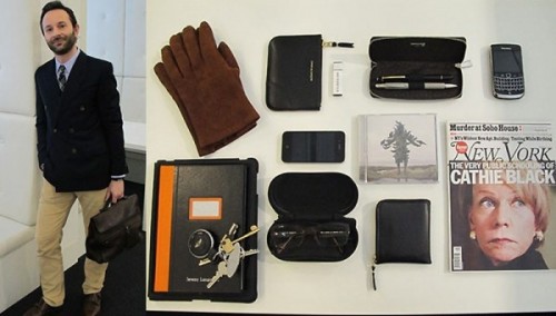 В сумках у парней