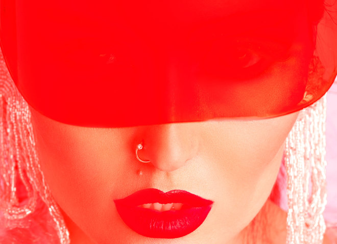 Премьера: Анна Добрыднева записала новый стильный трек "Молодi"