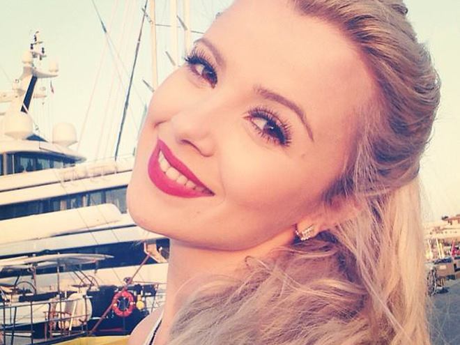 Мика Ньютон