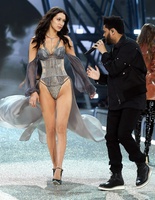 Як все пройшло: модні образи з подіуму шоу Victoria's Secret 2016 Як все пройшло: модні образи з подіуму шоу Victoria's Secret 2016