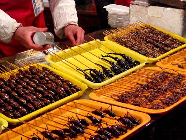 Шокирующая Азия: Еда из жуков