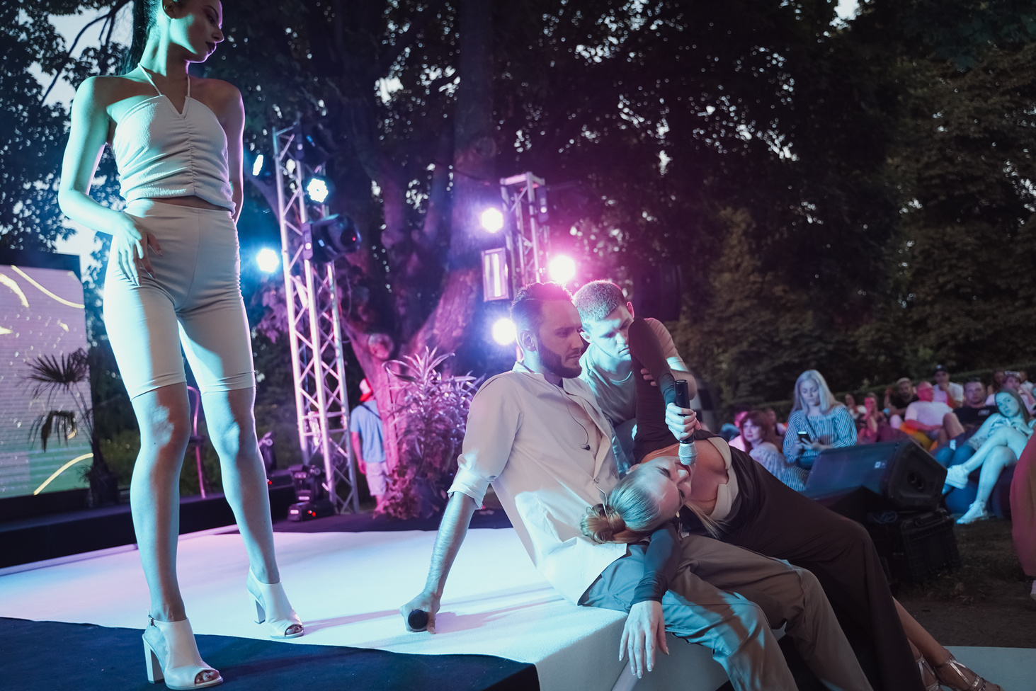 Киевская Точка G: On I Ona впервые создали иммерсивное шоу в ботсаду