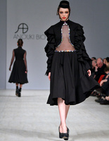 Показ ANOUKI BICHOLLA Показ ANOUKI BICHOLLA