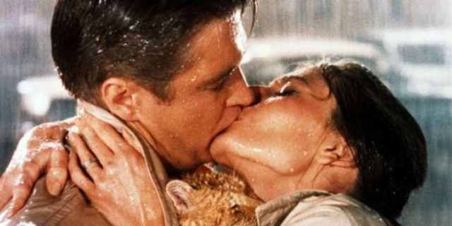 ТОП-10 найромантичніших поцілунків у кіно