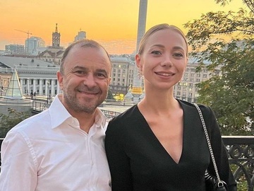 Реп'яхова розповіла у відео про своє з Павліком "кохання з різницею у 28 років"