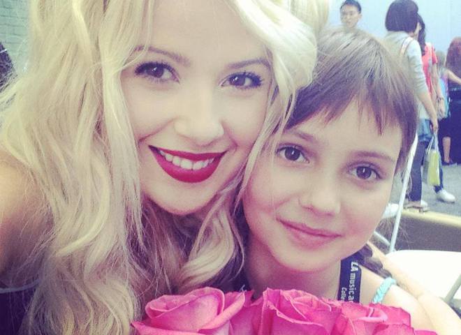 Міка Ньютон