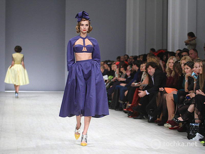 показ ANOUKI BICHOLLA