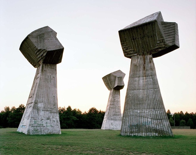 Занедбані монументи на Балканах