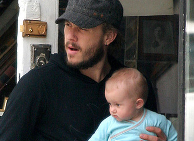 Хит Леджер с дочкой и Мишель Уильямс