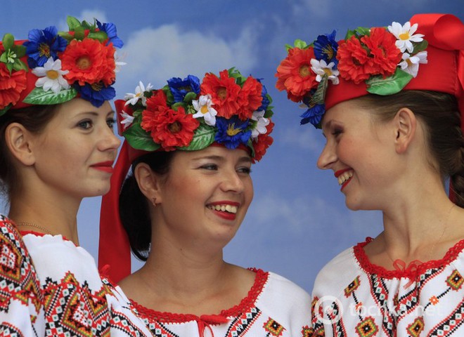 Україна