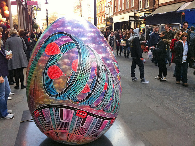 Поиски пасхальных яиц в Лондоне