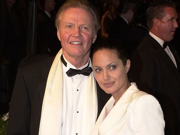 Батько Анджеліни Джолі «розчарований» дочкою через її заяви на підтримку палестинців