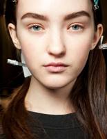 Б'юті-образ моделей з показу Christopher Kane Осінь 2015 Б'юті-образ моделей з показу Christopher Kane Осінь 2015