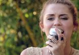 Miley Cyrus - The Backyard Sessions - "Jolene"
