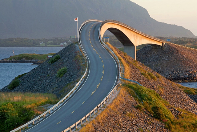 Необычные сооружения нашей планеты: Сторсезандетский мост, Норвегия