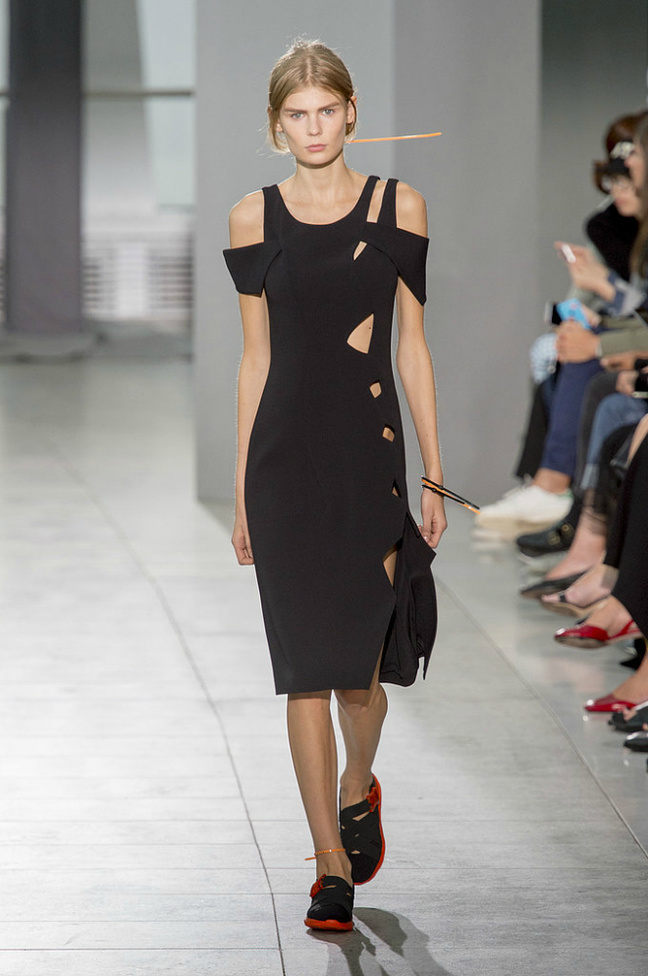 Модные платья весны 2016: открытые плечи