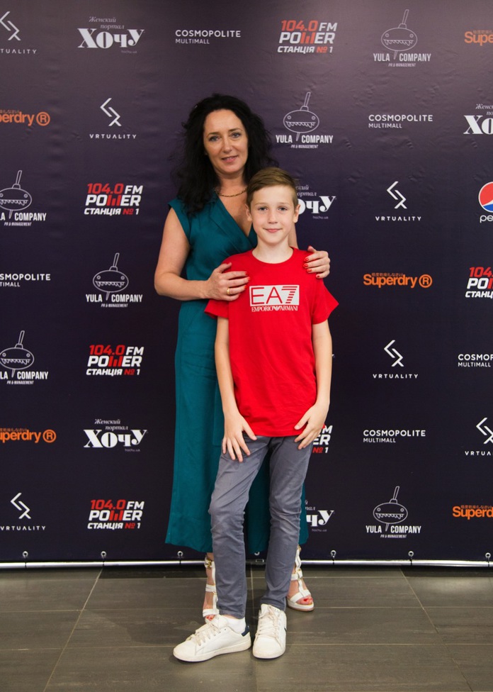 В Киеве прошла селебритиз-презентация игры RevolVR "Дикий запад"