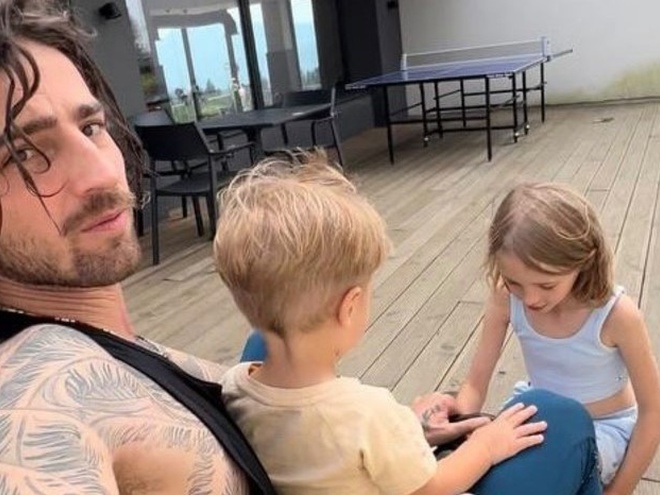 Дантес запостив миле відео, де вчить сина Кацуріних вимовляти слова